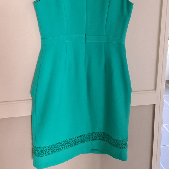 Portmans Green Sleeveless Peplum Dress - Picture 5 of 10